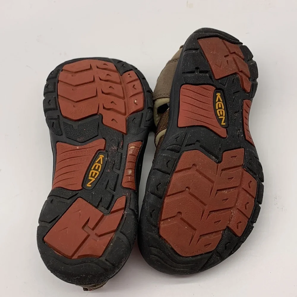 Keen's Boy's Newport H2 Sandals size 2